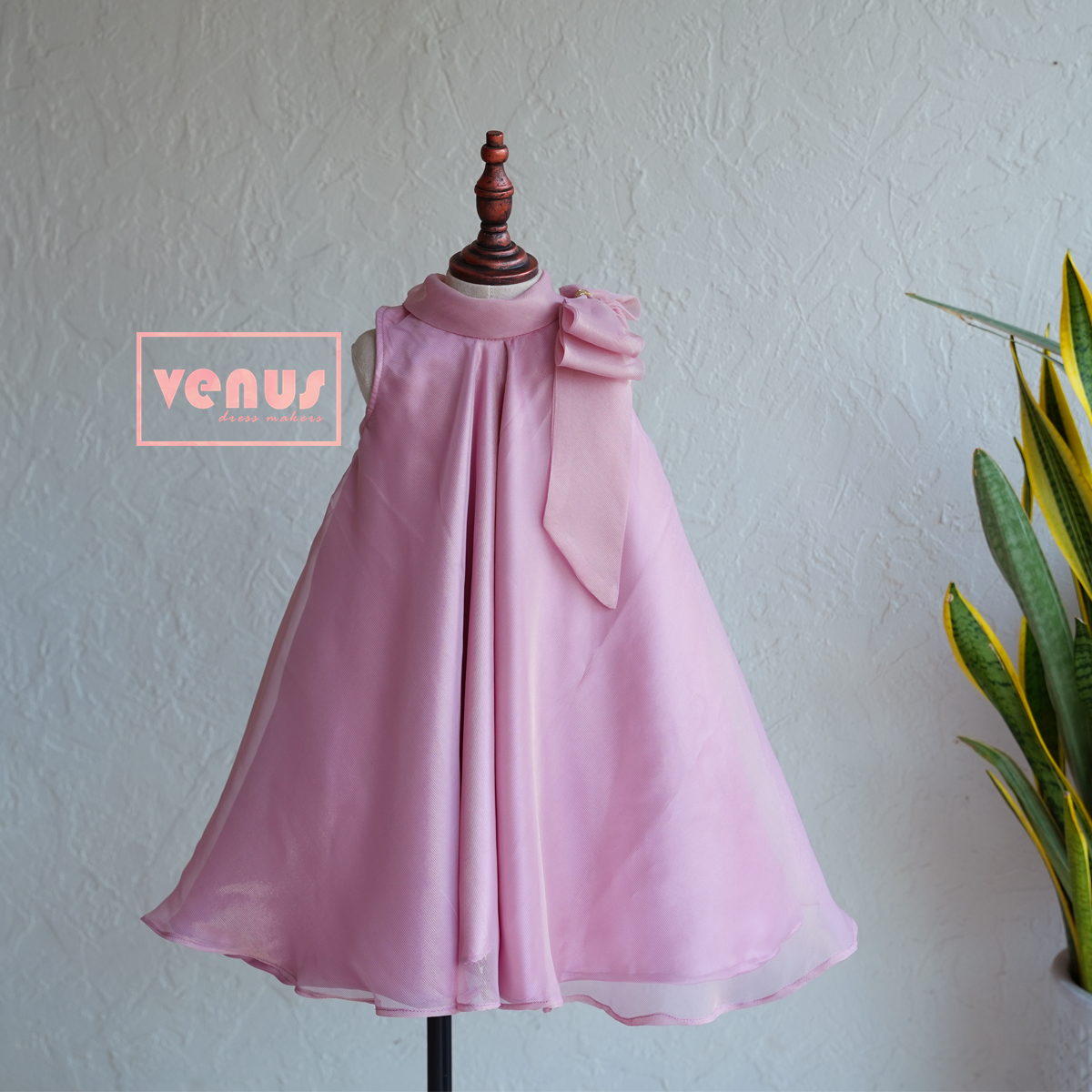 venus_dress_reference_placement_final
